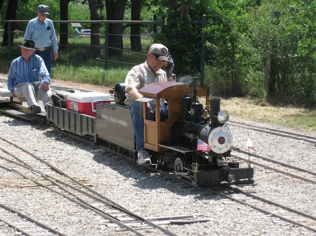 File:WayneDavis Scratchbuilt AVWRR.jpg