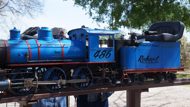 File:No486 with 1gallon oil can tank 2013.jpg