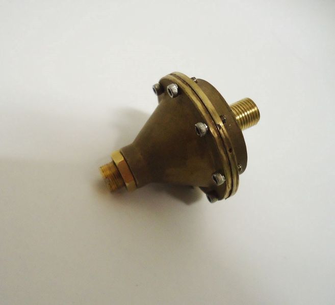 File:Steam regulator commercia 2.jpg