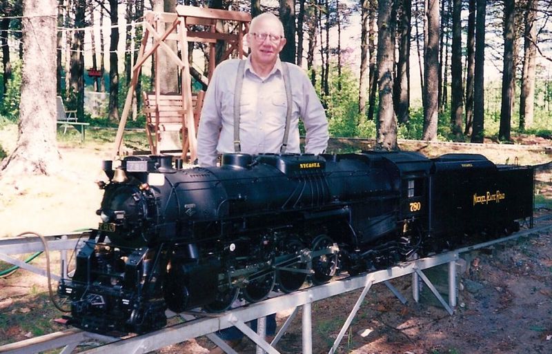 File:Lindy Knight052895.jpg