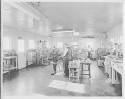 Inside YANKEE SHOP, circa WWII. That's Lester Friend in the foreground. Note the 2 ladies in the background working at the machines, probably doing their part for the War effort; and note the waxed, red-and-white tiled floor! Both photos, courtesy of Albert Grant and FriendsModels.com.