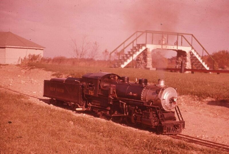 File:New Haven 711 no rider PVLS Oct 1961 ebay.jpg