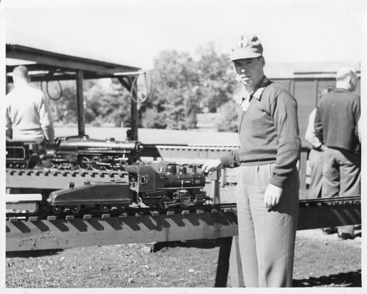 File:Danvers Switcher steaming bay.jpg