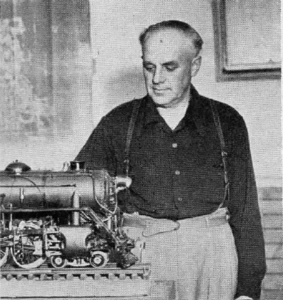 Martin Lewis with No 7777, 1940. From "The Model Craftsman", August 1940.