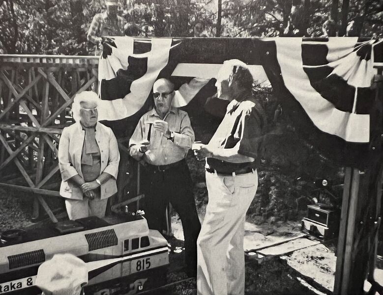 File:DorisFitt LeoMyers BillFitt 1984.jpg