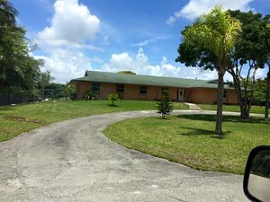 Bill Koster's former residence in Homestead, Florida, which housed Koster's Miniature Railroad Supplies, Inc in the basement. Photo by Jeff Smith, 25 May 2015.