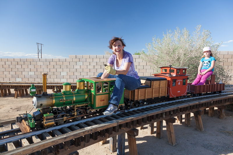 File:MikeMassee ChloeRidingTenderCaboose p7.jpg